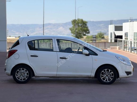 SEM OTOMOTİV'DEN DEĞİŞENSİZ OPEL CORSA!!!