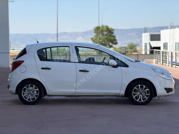 SEM OTOMOTİV'DEN DEĞİŞENSİZ OPEL CORSA!!!