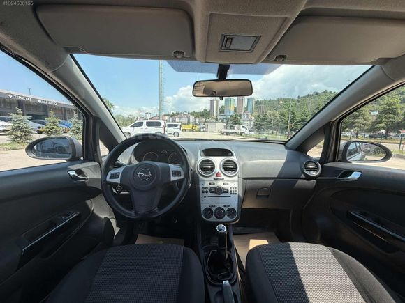 AUTO İFÖ'DEN 2012 CORSA DİZEL MANUEL TEMİZ BAKIMLI