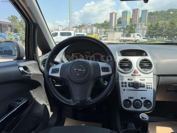 AUTO İFÖ'DEN 2012 CORSA DİZEL MANUEL TEMİZ BAKIMLI