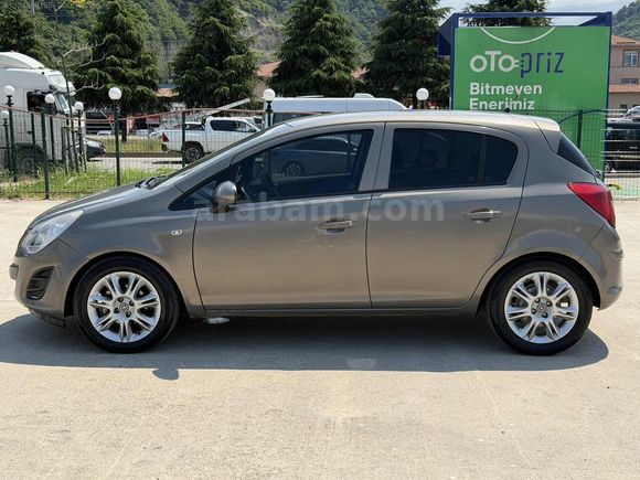 AUTO İFÖ'DEN 2012 CORSA DİZEL MANUEL TEMİZ BAKIMLI