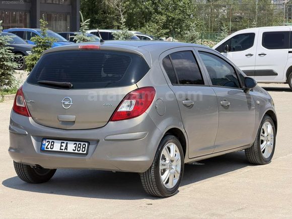 AUTO İFÖ'DEN 2012 CORSA DİZEL MANUEL TEMİZ BAKIMLI