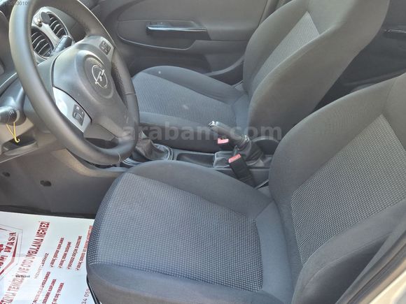 MASRAFSIZ 148 BİN KM CORSA 1.3 DİZEL...