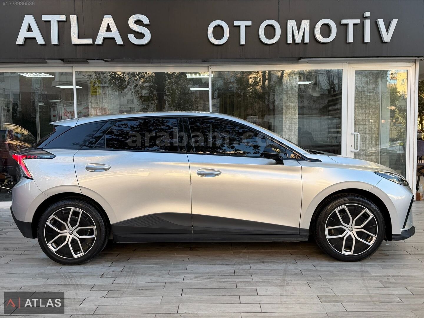 Galeriden MG MG4 Luxury 2023 Model Antalya 20.000 km Gri 6