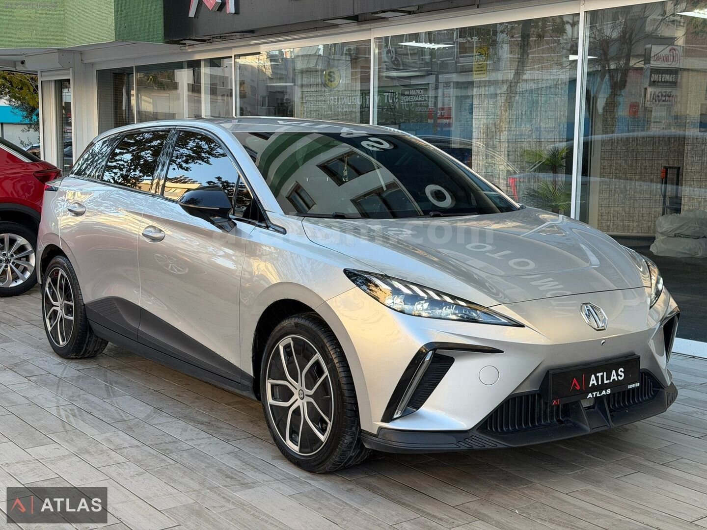 Galeriden MG MG4 Luxury 2023 Model Antalya 20.000 km Gri 2