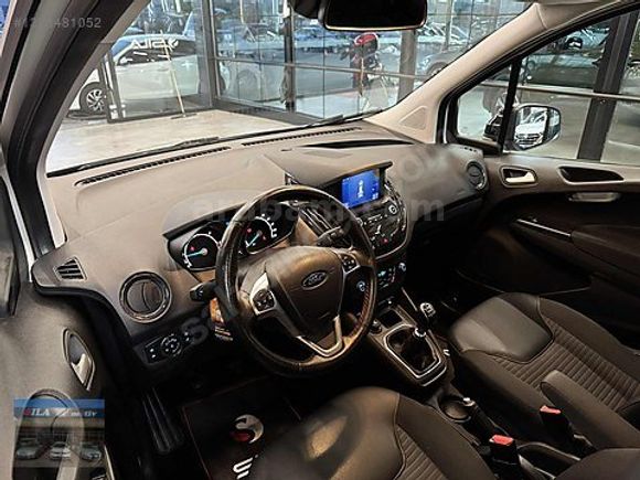 2023 Ford Courier Titanium Plus 33.000 km' DE YETKİLİ SERVİS BAK