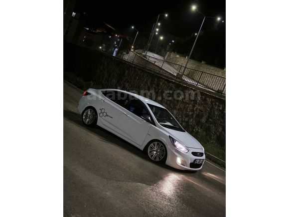 Sahibinden Hyundai Accent Blue 1.6 CRDI Prime 2012 Model 