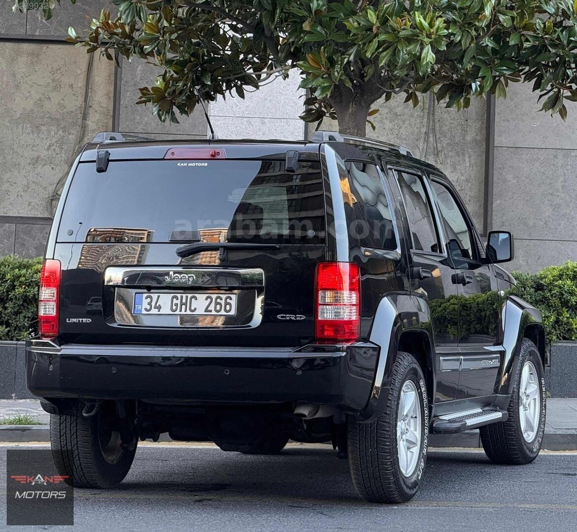 Galeriden Jeep Cherokee 2.8 CRD Limited 2010 Model İstanbul 236.000 km Siyah 4