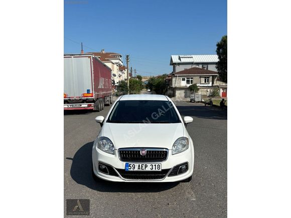 2015 LİNEA 198.000 KM'DE TEMİZ AİLE ARACI