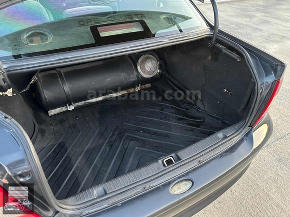 Elif Otomotiv'den Cam Gibi Hatasız Vectra