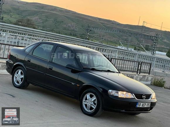 Elif Otomotiv'den Cam Gibi Hatasız Vectra