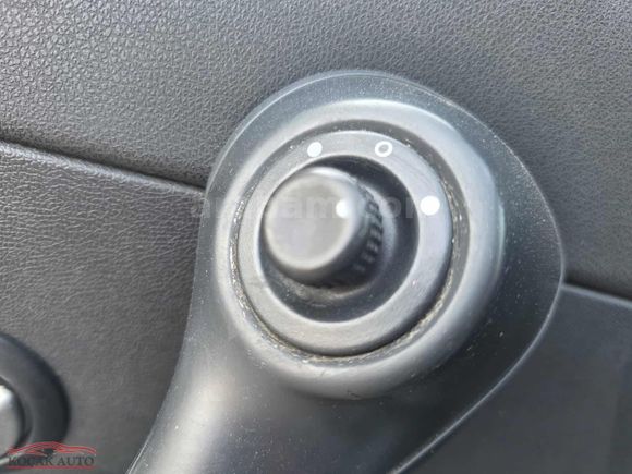 KOÇAK AUTO OTOMATİK CAM TAVAN SANRUFLU ÖZEL ÜRETİM CLIO 2008