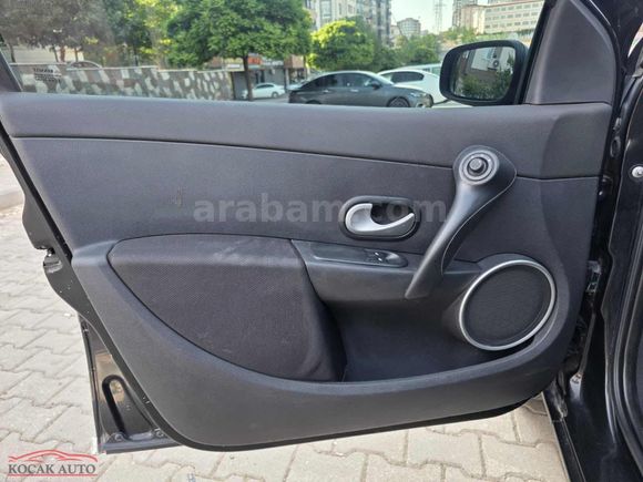 KOÇAK AUTO OTOMATİK CAM TAVAN SANRUFLU ÖZEL ÜRETİM CLIO 2008