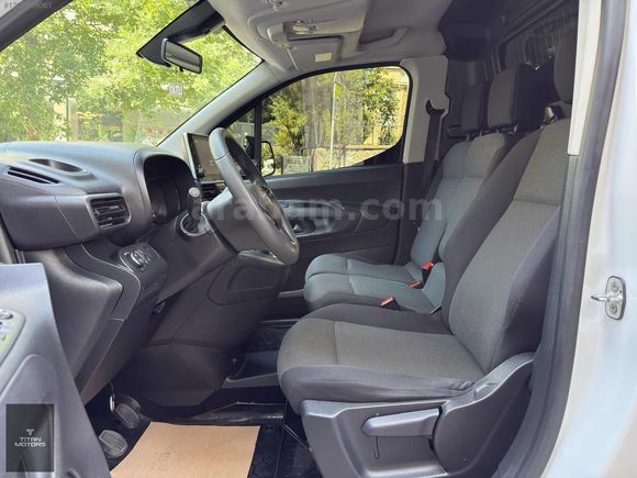 TİTAN MOTORS 24 ÇKŞ OPEL COMBO XL ELEGANCE 88 BİN KM BOYASIZ