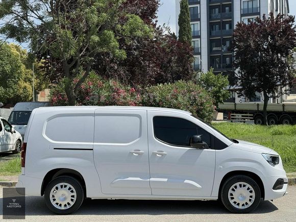 TİTAN MOTORS 24 ÇKŞ OPEL COMBO XL ELEGANCE 88 BİN KM BOYASIZ