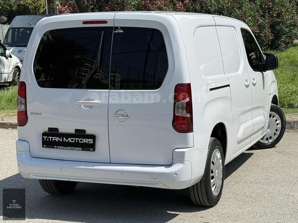 TİTAN MOTORS 24 ÇKŞ OPEL COMBO XL ELEGANCE 88 BİN KM BOYASIZ
