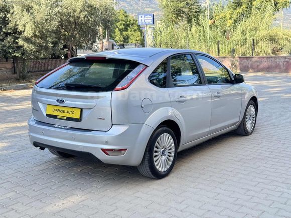 EVRENSEL AUTO'DAN FORD FOCUS