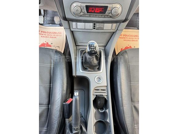 EVRENSEL AUTO'DAN FORD FOCUS