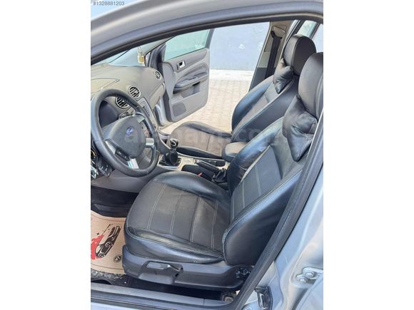 EVRENSEL AUTO'DAN FORD FOCUS