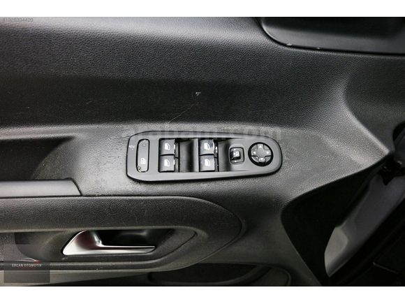 ERCAN OTOMOTİV 2021 OPEL COMBO 1,5D ULTİMATE CAM TAVAN
