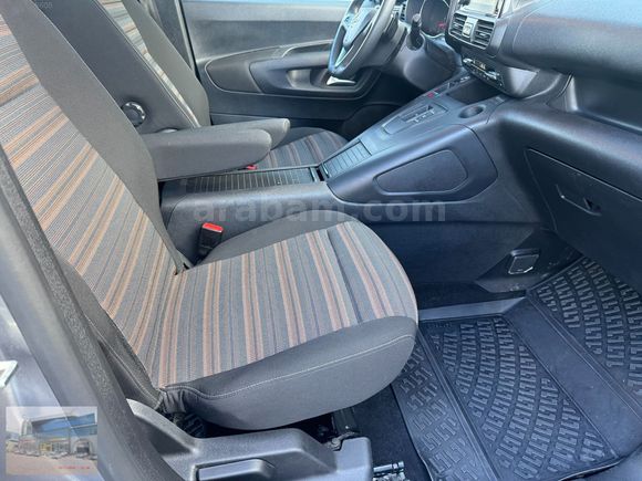 300.000 TL %0 FAİZ-HATASIZ 2023 OPEL COMBO 1.5 D ULTİMATE