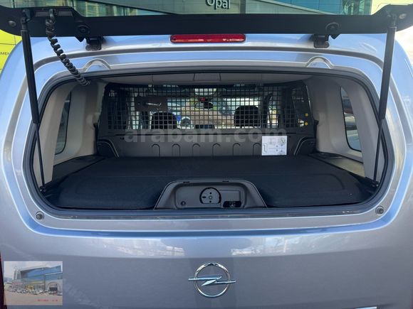 300.000 TL %0 FAİZ-HATASIZ 2023 OPEL COMBO 1.5 D ULTİMATE