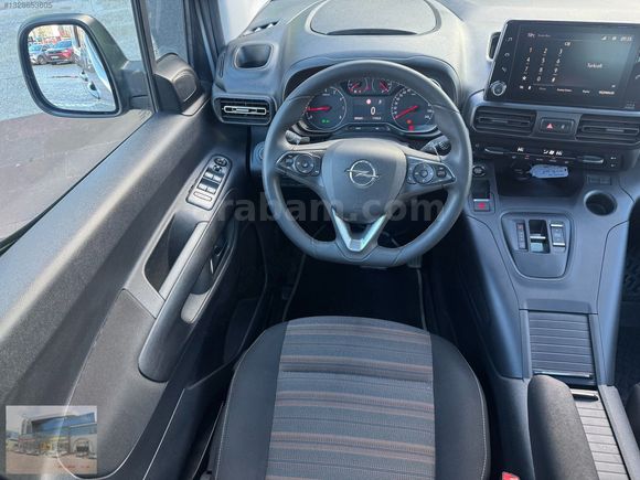 300.000 TL %0 FAİZ-HATASIZ 2023 OPEL COMBO 1.5 D ULTİMATE