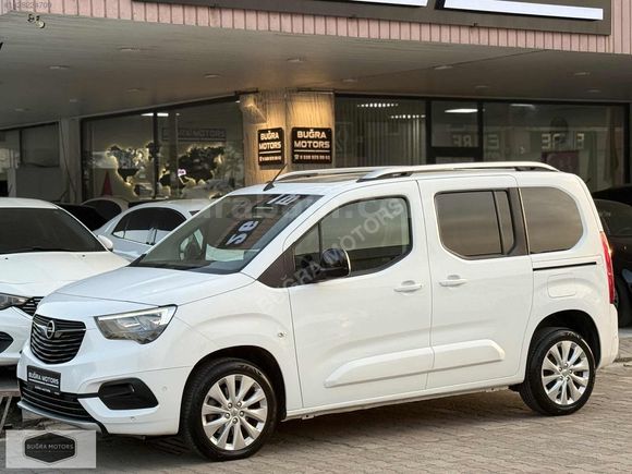 BOYASIZ-2021 Model Opel Combo 1.5D Ultimate Cam Tavan 65.000 KM