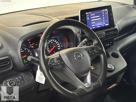 MEGA GARAGE 2022 OPEL COMBO 1.5 D EDİTİON TRAMERSİZ DEĞİŞENSİZ
