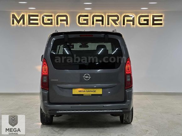 MEGA GARAGE 2022 OPEL COMBO 1.5 D EDİTİON TRAMERSİZ DEĞİŞENSİZ