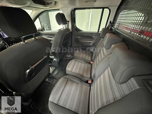 MEGA GARAGE 2022 OPEL COMBO 1.5 D EDİTİON TRAMERSİZ DEĞİŞENSİZ