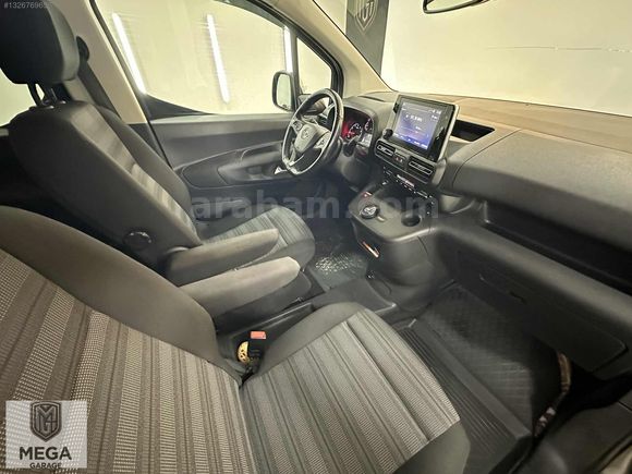 MEGA GARAGE 2022 OPEL COMBO 1.5 D EDİTİON TRAMERSİZ DEĞİŞENSİZ