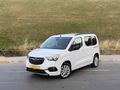 *KÖKLÜOGLU* 2024 OPEL COMBO 1.5 D ELEGANCE G.GÖRÜŞ/D.ISITMA