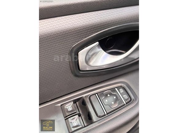 2017 ÇIKIŞLI MAKYAJLI KASA 1.5 DCİ DÜŞÜK KM'Lİ RENAULT CLİO 4