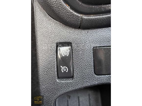 2017 ÇIKIŞLI MAKYAJLI KASA 1.5 DCİ DÜŞÜK KM'Lİ RENAULT CLİO 4