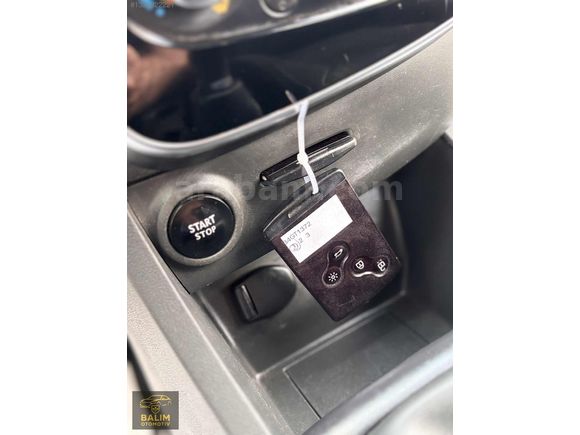 2017 ÇIKIŞLI MAKYAJLI KASA 1.5 DCİ DÜŞÜK KM'Lİ RENAULT CLİO 4