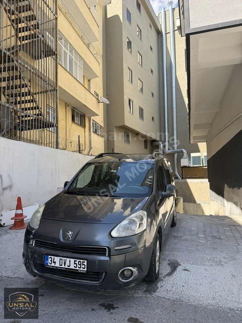 Galeriden Peugeot Partner 1.6 HDI Allure 2013 Model İstanbul 282.000 km Siyah 3