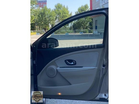 KURTARIR AUTO'DAN 2010 MODEL RENAULT FLUENCE 1.5 DCI EXTREME