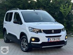 BOYASIZ 2022 RİFTER 1.5 BlueHDI ALLURE CAM TAVAN 97.000 KM 'DE
