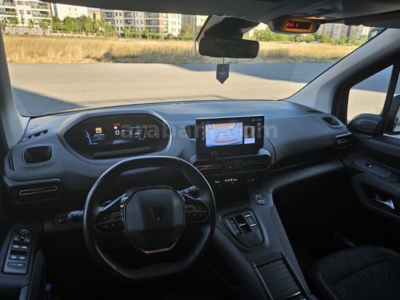 2025 MODEL RİFTER ALLURE HATASIZ 19 BİN KM