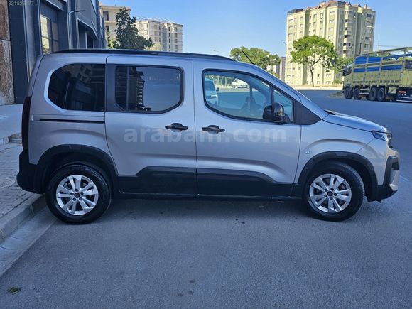 2025 MODEL RİFTER ALLURE HATASIZ 19 BİN KM