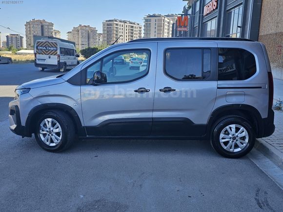 2025 MODEL RİFTER ALLURE HATASIZ 19 BİN KM