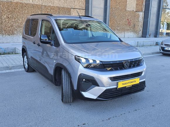2025 MODEL RİFTER ALLURE HATASIZ 19 BİN KM