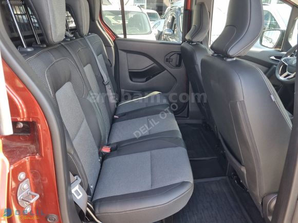 DELİL'DEN 2026 MODEL 4 BİN KM DE HATASIZ ICONİC PAKET KANGOO