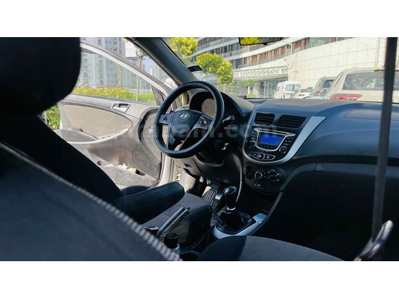 Sahibinden Hyundai Accent Blue 1.6 CRDI Mode 2012 Model 