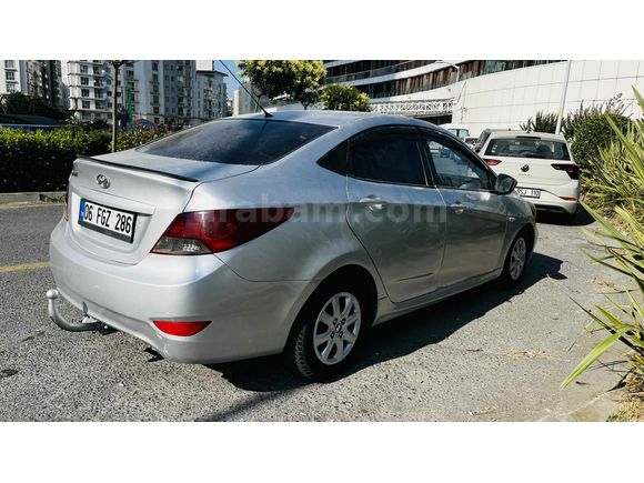 Sahibinden Hyundai Accent Blue 1.6 CRDI Mode 2012 Model 