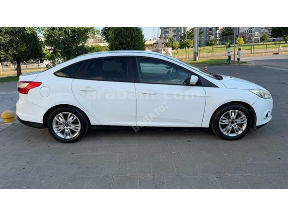 2013 FORD FOCUS BAKIMLI TEMİZ AİLE ARACI