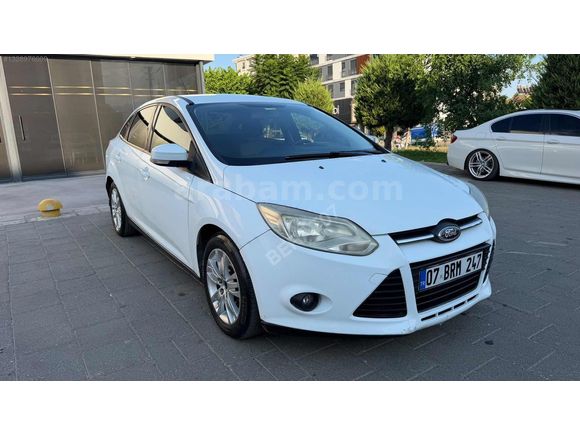 2013 FORD FOCUS BAKIMLI TEMİZ AİLE ARACI