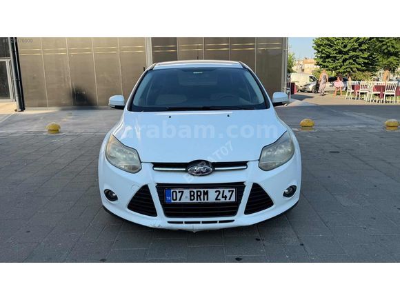 2013 FORD FOCUS BAKIMLI TEMİZ AİLE ARACI