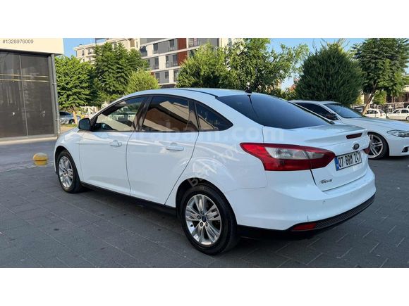 2013 FORD FOCUS BAKIMLI TEMİZ AİLE ARACI